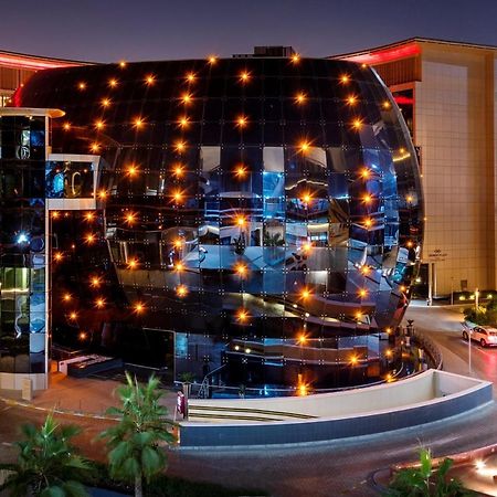 Crowne Plaza Doha - The Business Park By Ihg Hotell Exteriör bild The mall's main entrance