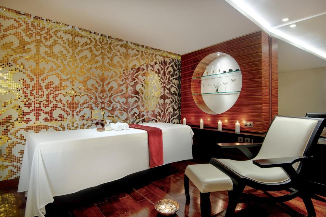 Crowne Plaza Doha - The Business Park By Ihg Hotell Exteriör bild A spa treatment room