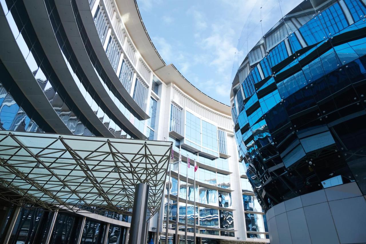 Crowne Plaza Doha - The Business Park By Ihg Hotell Exteriör bild The new building of the University of Economics and Business Vienna