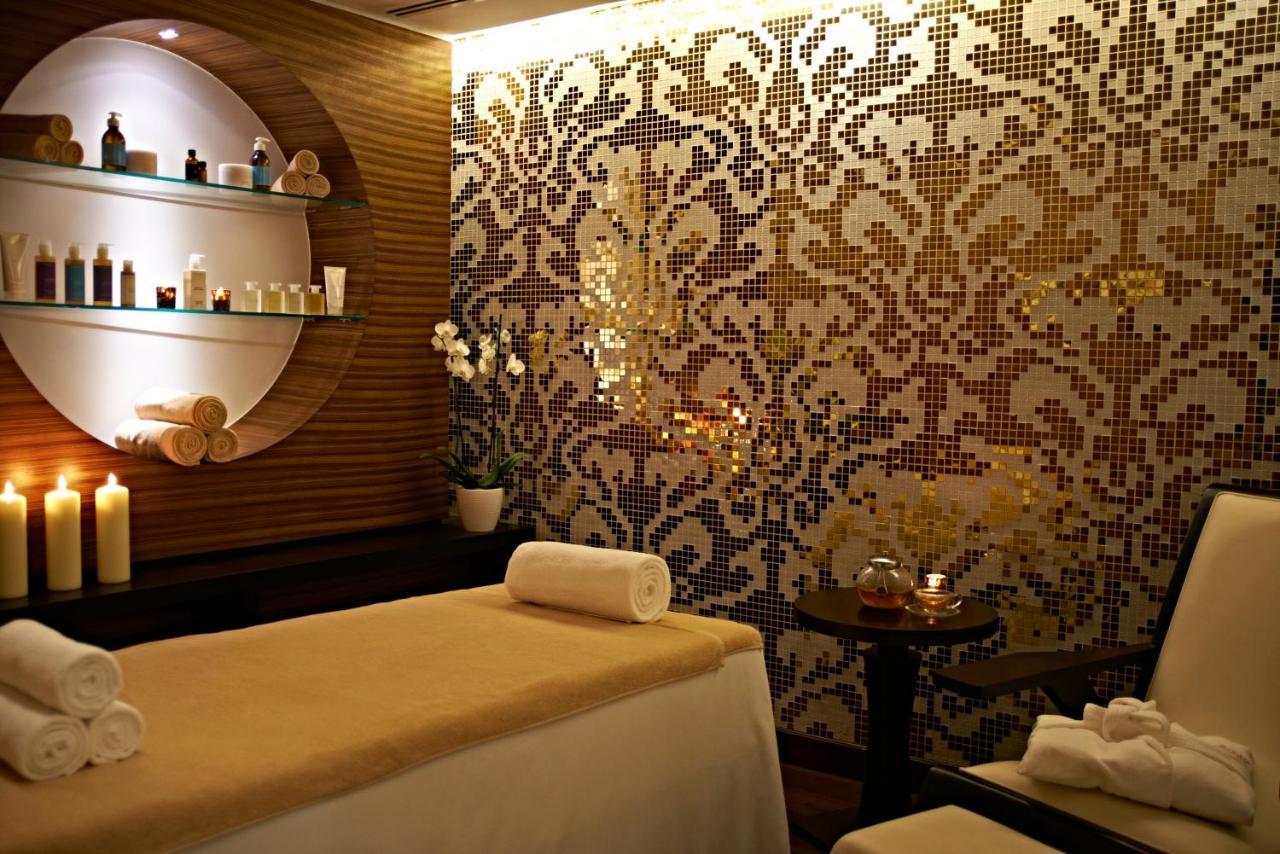 Crowne Plaza Doha - The Business Park By Ihg Hotell Exteriör bild A spa treatment room